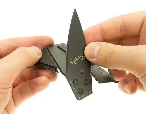 Компактний складаний ніж кредитка CardSharp 2 0930 фото